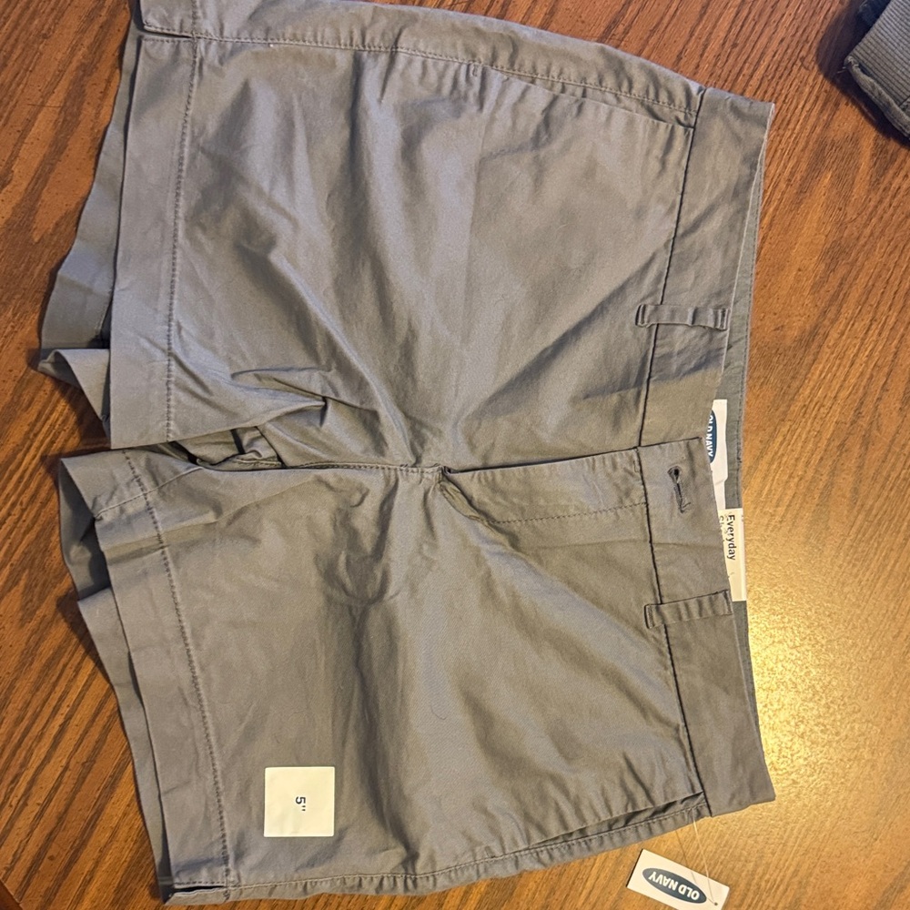 Old Navy Women's Flat Front Shorts in Gray